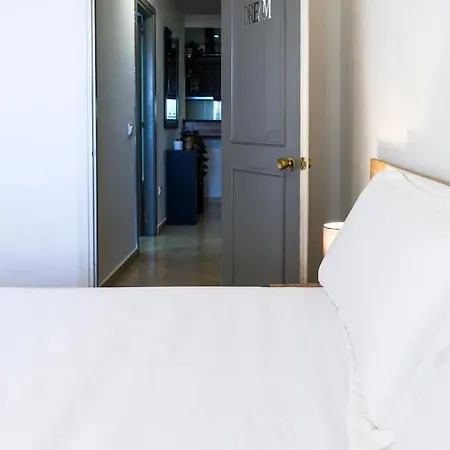 Marina With Sea Views, Pool And Parking Apartment