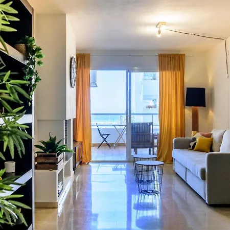 Marina With Sea Views, Pool And Parking Estepona